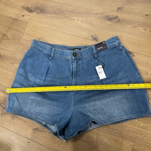 EXPRESS Super High Waisted Medium Wash Tailored Jean Shorts Elastic Band XXL - Picture 3 of 5